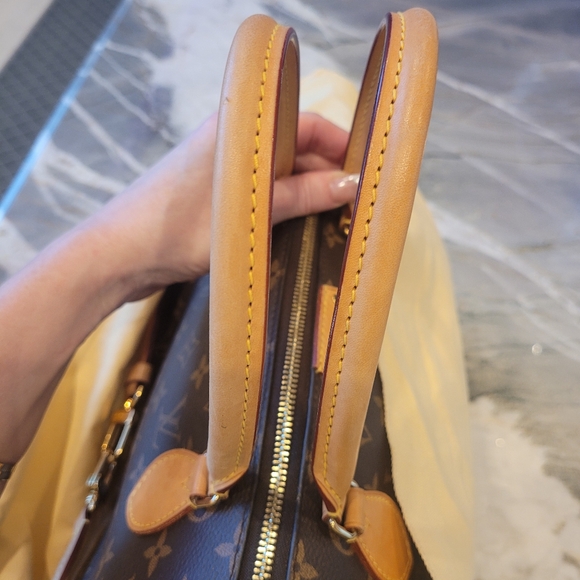 Louis Vuitton authentic Monogram Canvas Turenne GM Satchel ❤️🔥 - Picture 15 of 16